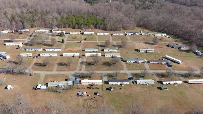 Rae McKenzie Mobile Home Park Picture 9