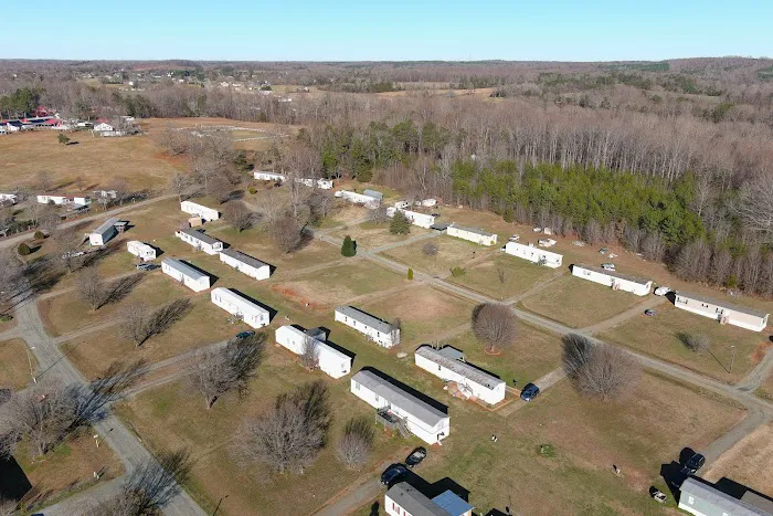 Rae McKenzie Mobile Home Park Picture 6