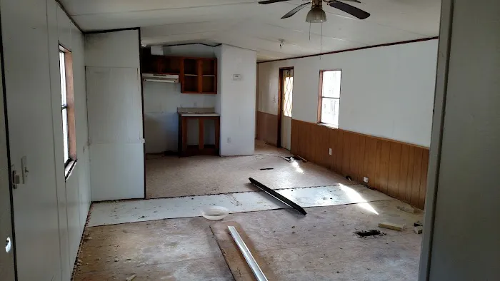 Collins Estates MHP- Midway Park Picture 3