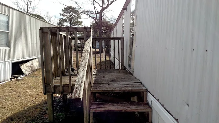 Collins Estates MHP- Midway Park Picture 4