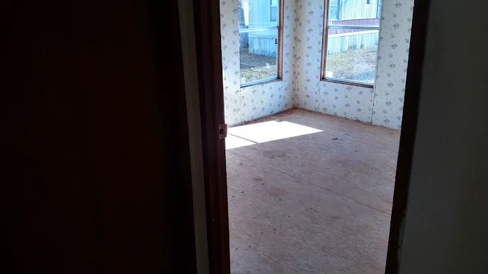 Collins Estates MHP- Midway Park Picture 5