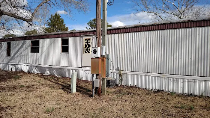 Collins Estates MHP- Midway Park Picture 7