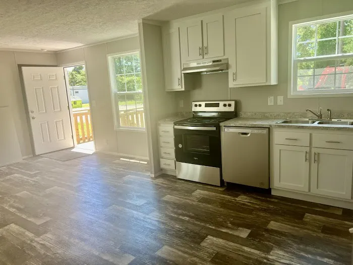 American Way Mobile Home Community Picture 5