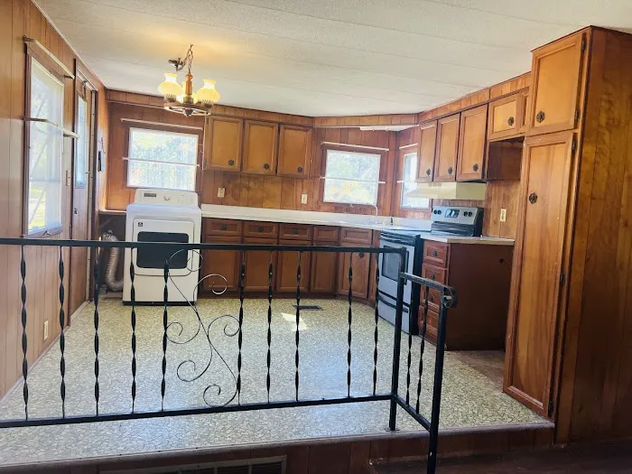 American Way Mobile Home Community Picture 6