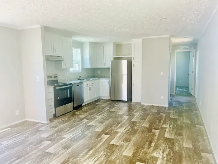 American Way Mobile Home Community Picture 2