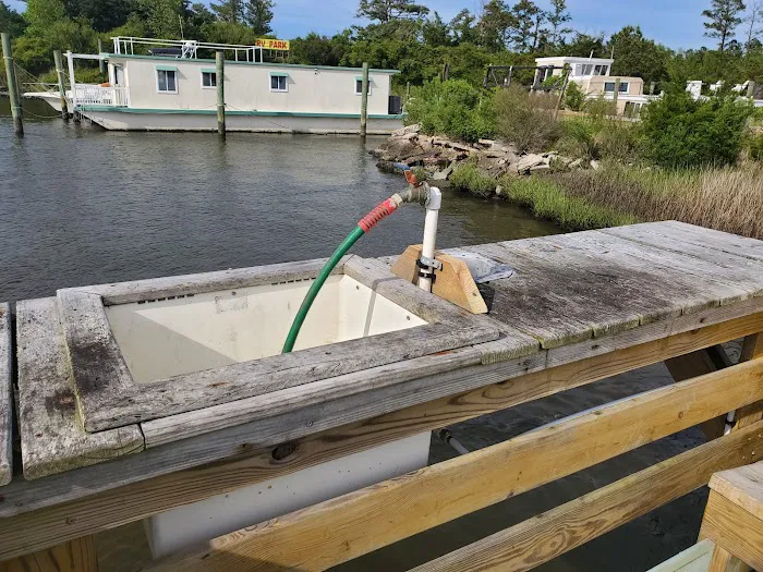 Core Creek Marina RV Park/Lodging Picture 9