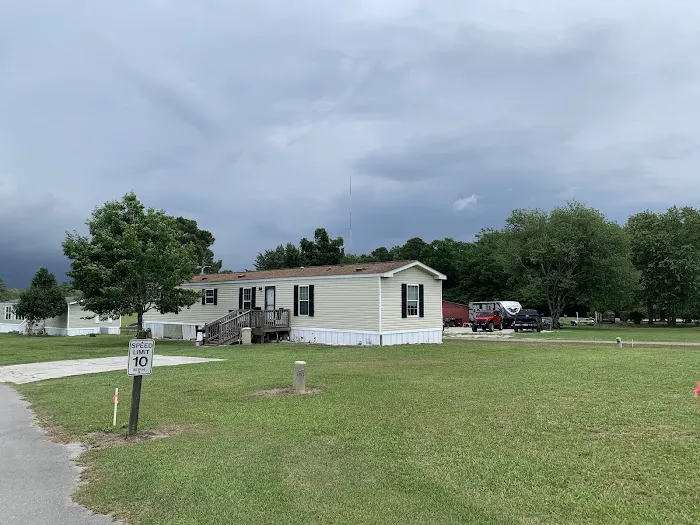 Cedar Creek Resort MHP & RV Sites Picture 5