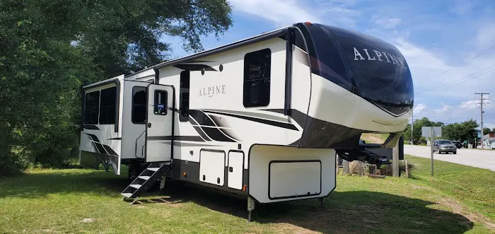 Cedar Creek Resort MHP & RV Sites Picture 3