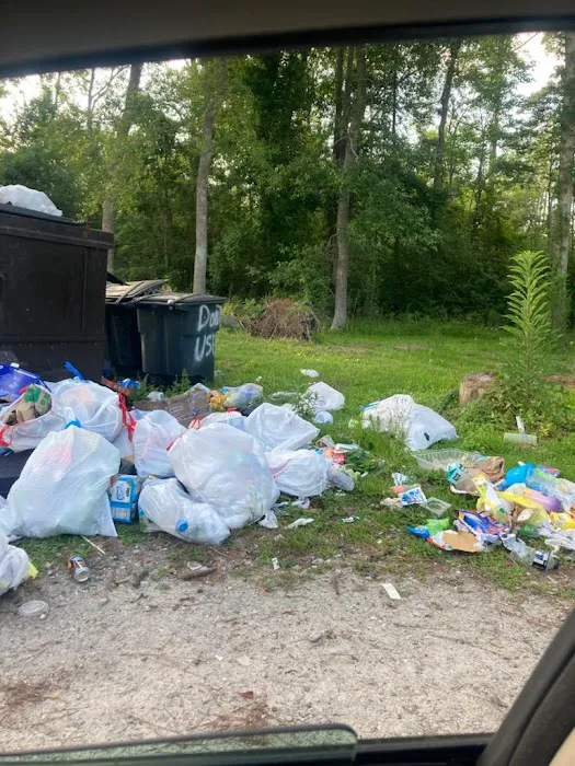 Sunset Pines Mobile Home Park Picture 2