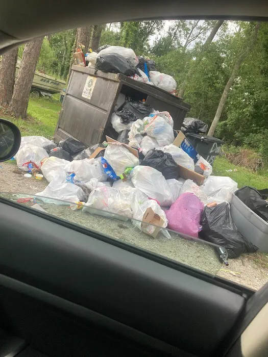 Sunset Pines Mobile Home Park Picture 3