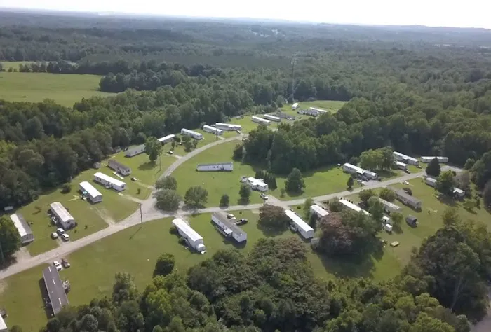 Rolling Hills Mobile Home Park Picture 8
