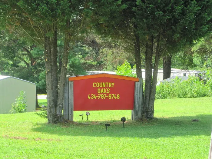 Country Oaks Mobile Home Park Picture 3