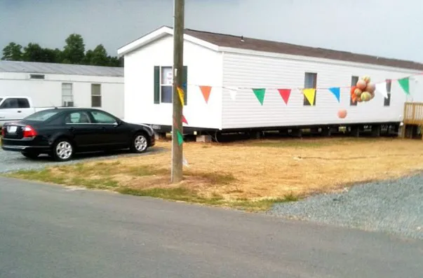 Burchwood Mobile Home Park Picture 1