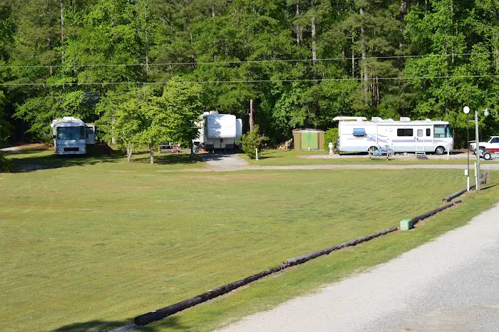 Waldo's Beach Campground Picture 2