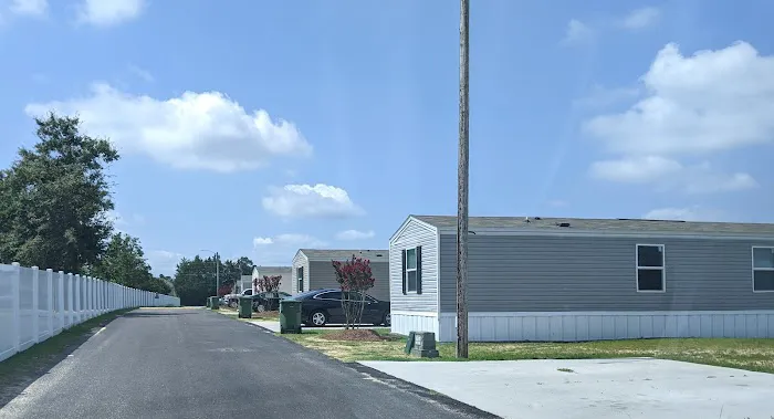 Rock Fish Mobile Home Community Picture 4