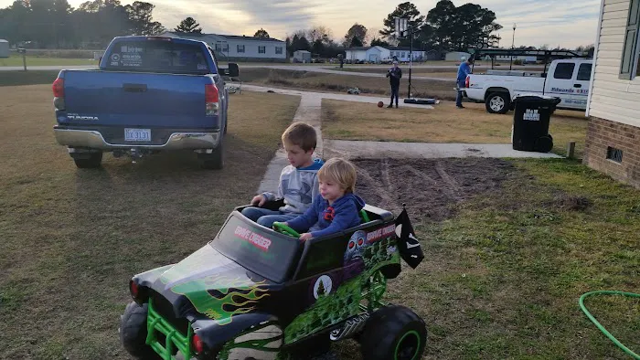 Sea Pines Mobile Home Park Picture 3