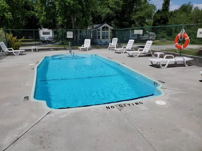 Buttons Family Campground Picture 3