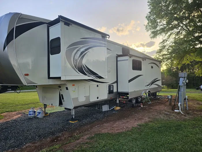 H and M RV Park Picture 3