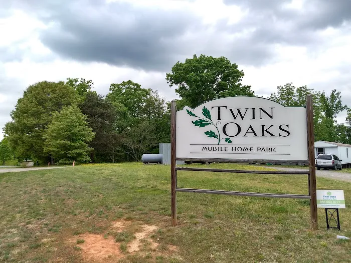Twin Oaks Mobile Home Park Picture 1