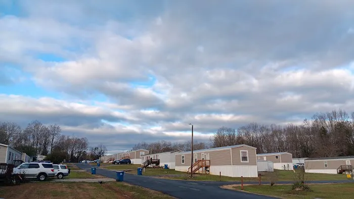 Holly Tree Village Picture 2