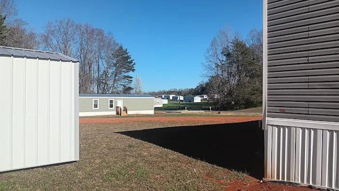 Holly Tree Village Picture 4