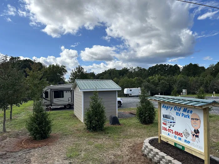 Angry Old Man RV Park Picture 4