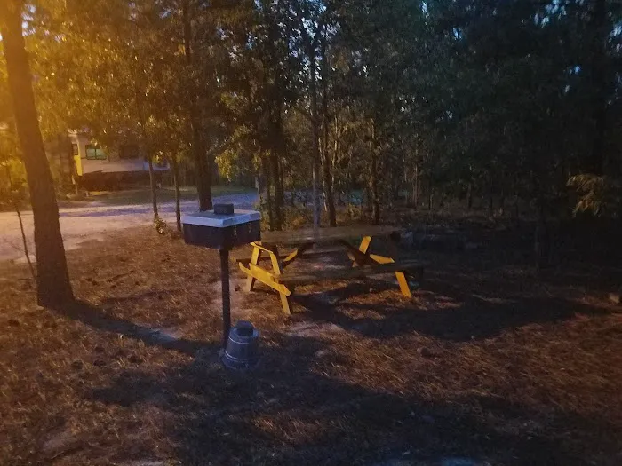 R & W RV Park Picture 5