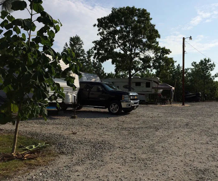 R & W RV Park Picture 4