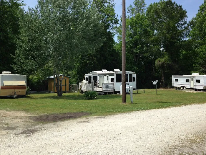 Wood Creek RV Park Picture 3