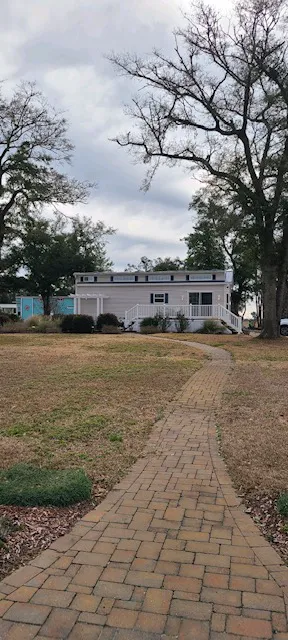 Bogue Sound All Age Manufactured Home Community Picture 4