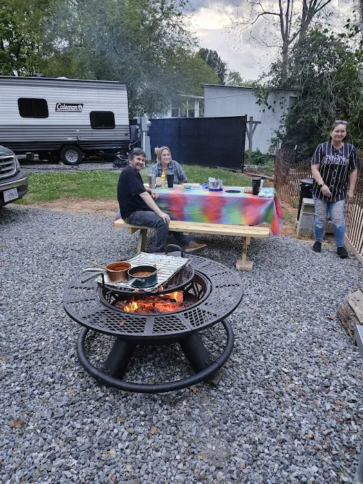 Creekside RV Park Picture 9