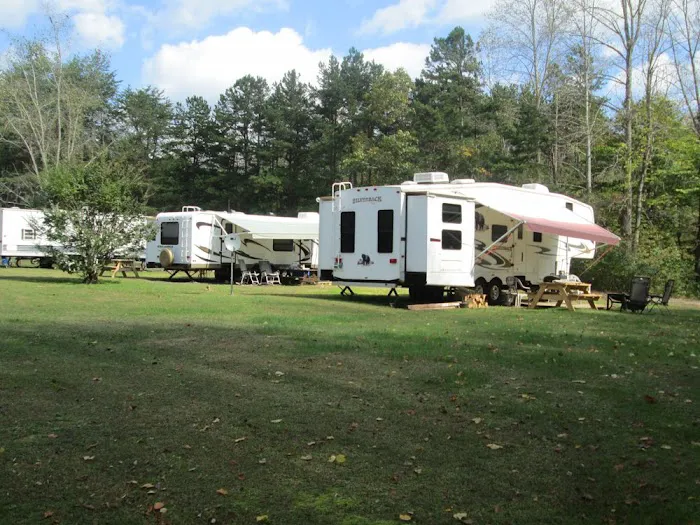 Hank's RV Park Picture 2
