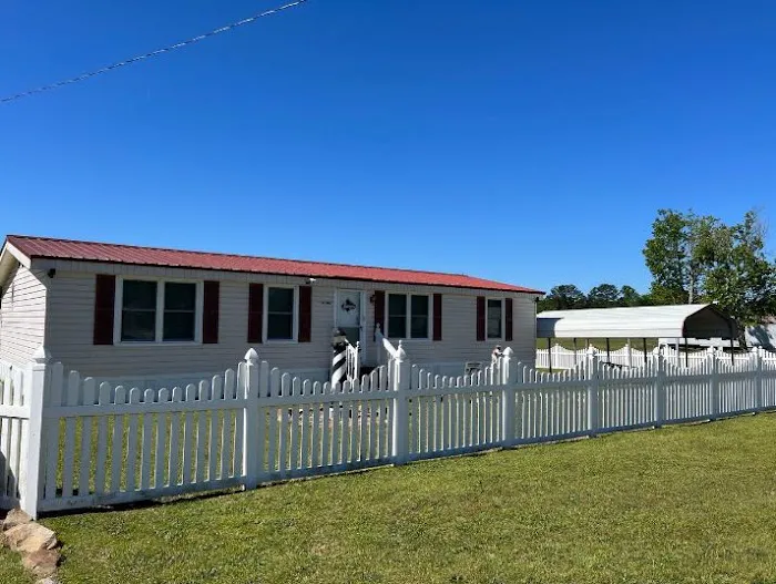 Highland Village Mobile Home Community Picture 4