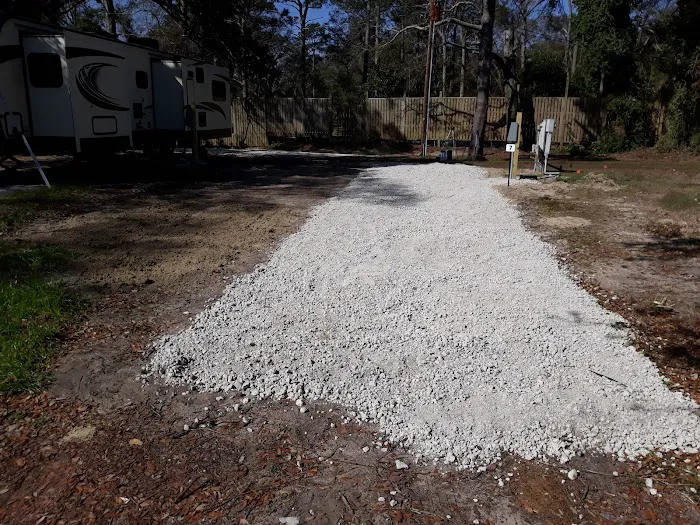 Snow's Cut RV Retreat Picture 6