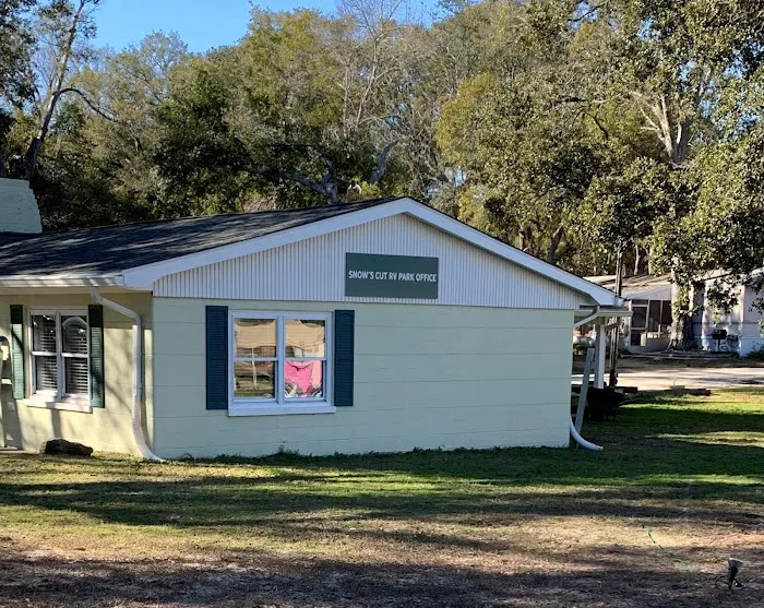 Snow's Cut RV Retreat Picture 10