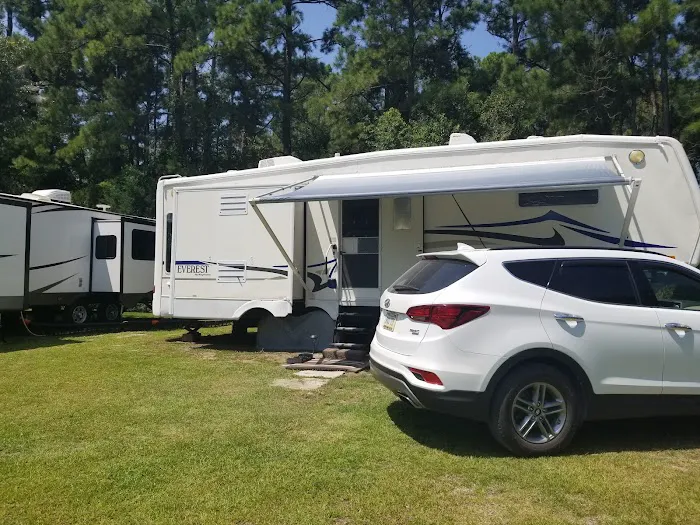 Anchor Village RV Park Picture 4