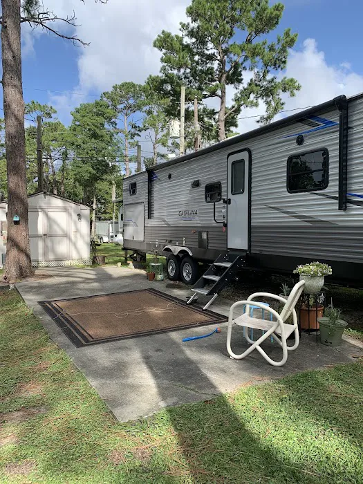 Woodside RV & Trailer Park Picture 3