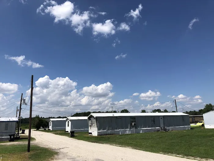 Eaglewood Mobile Home Park Picture 3