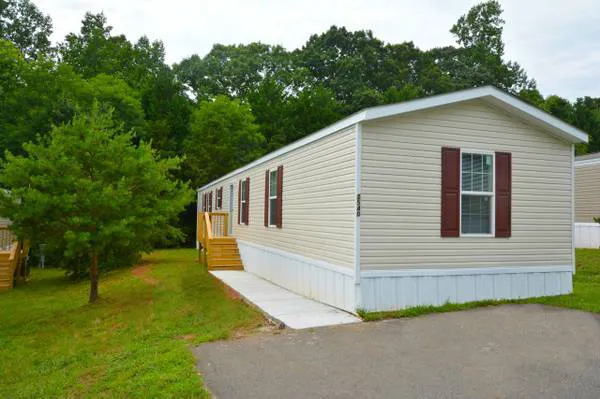 Autumn Oaks Picture 1