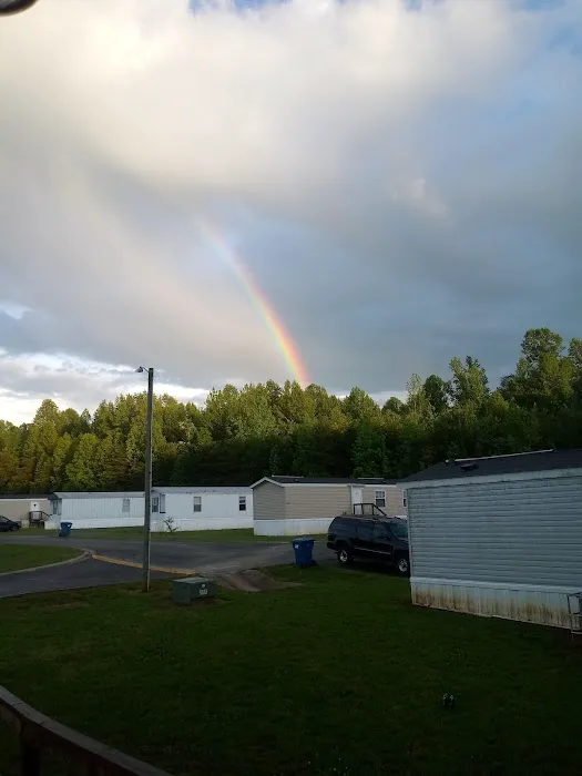 TOWN & COUNTRY MOBILE HOME PARK Picture 4