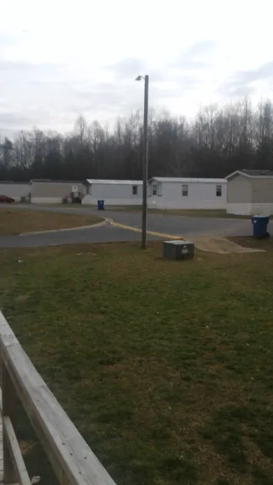 TOWN & COUNTRY MOBILE HOME PARK Picture 5