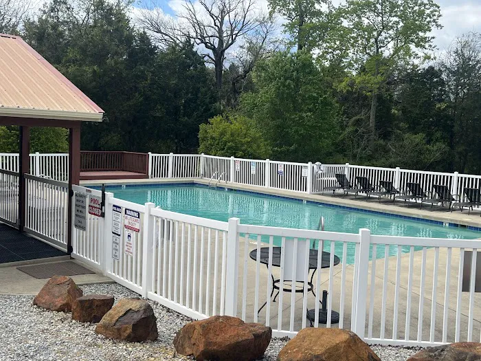 Sweet Water RV Park Picture 5
