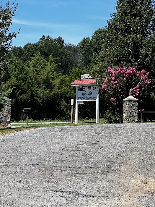 Sweet Water RV Park Picture 8