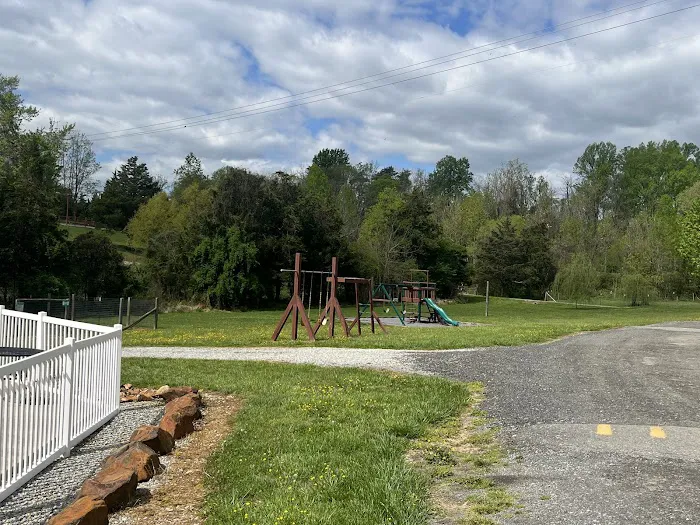 Sweet Water RV Park Picture 4