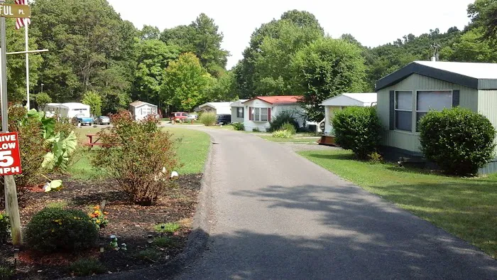 Oak Village Senior Mobile Home Park Picture 3
