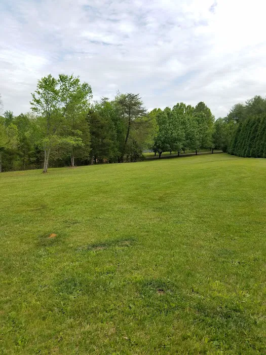 Whispering Pines Trailer Park Picture 9