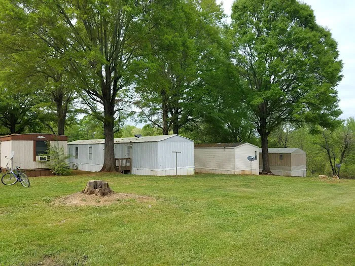 Whispering Pines Trailer Park Picture 6