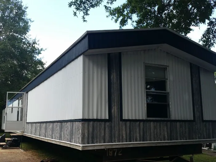 Whispering Pines Trailer Park Picture 4