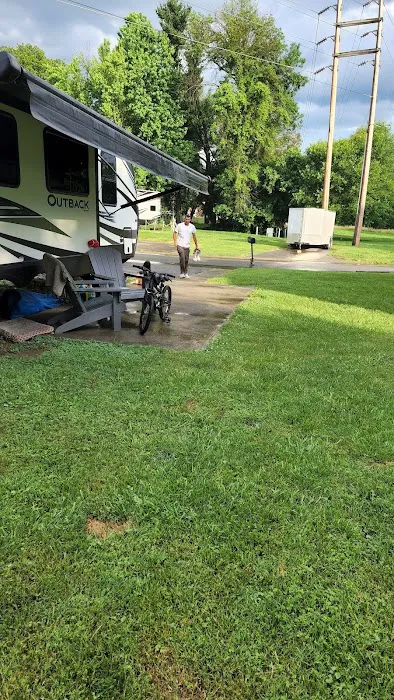 Salem Village Mobile Home Park Picture 2