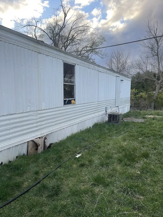 Hollins Mobile Home Park Picture 5